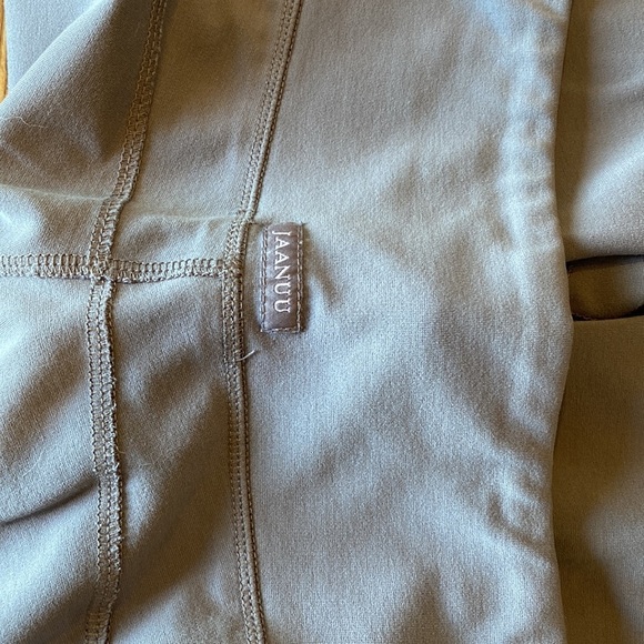 Jaanuu scrub set - Picture 11 of 12